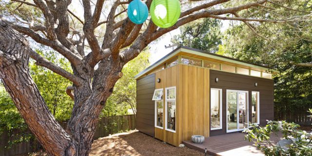 10+ “Shedquarters” Bring The Home Office To Your Backyard | Your Daily