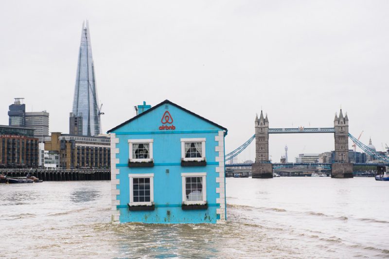 airbnb-floating-house-river-thames-london-designboom-04