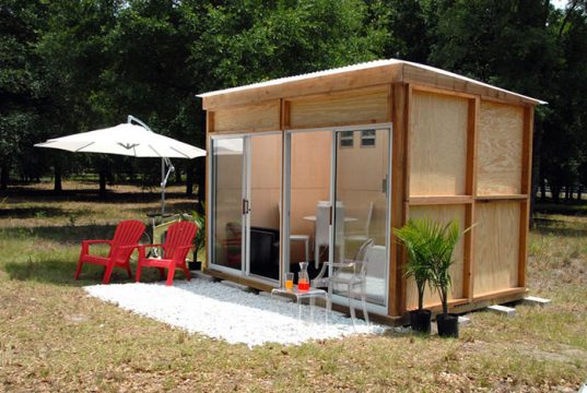 10+ “Shedquarters” Bring The Home Office To Your Backyard | Your Daily