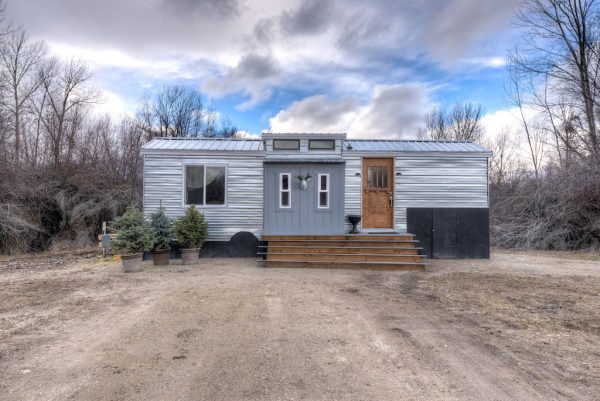lewis-and-clarks-tiny-house-montana-1